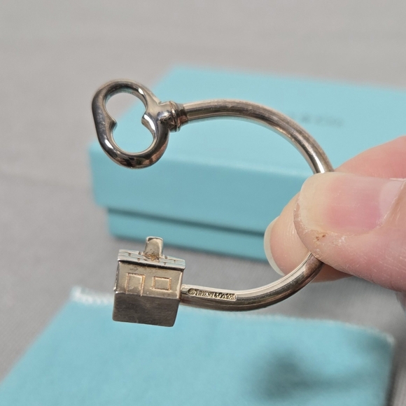 Tiffany & Co. My Sweet Home House Keyring Sterling Silver 925 w/Box & Pouch - Picture 8 of 11